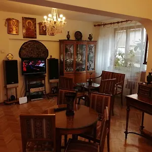 Appartement In The Historical Center, Boekarest